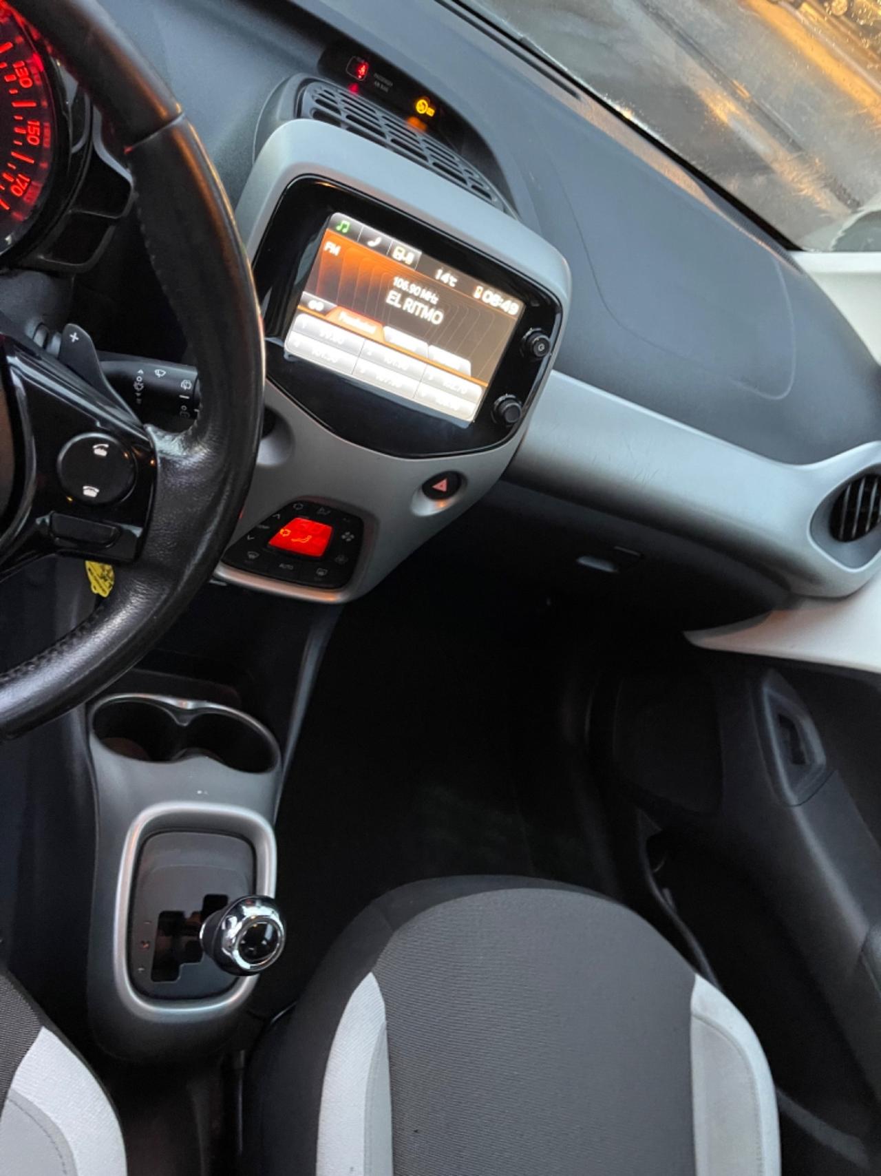 Aygo 1.0 VVT-i 72 CV-unipro-automatica-neopatentati