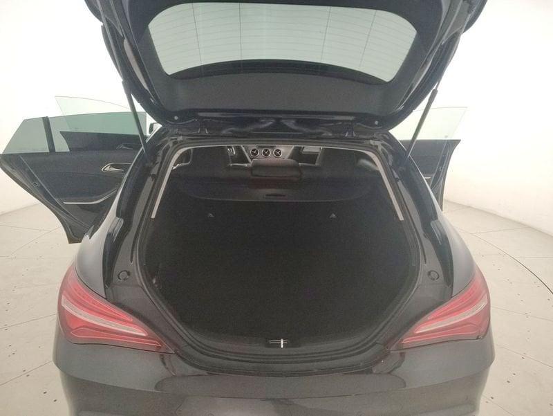 Mercedes-Benz CLA Shooting Brake 200 d Premium auto FL