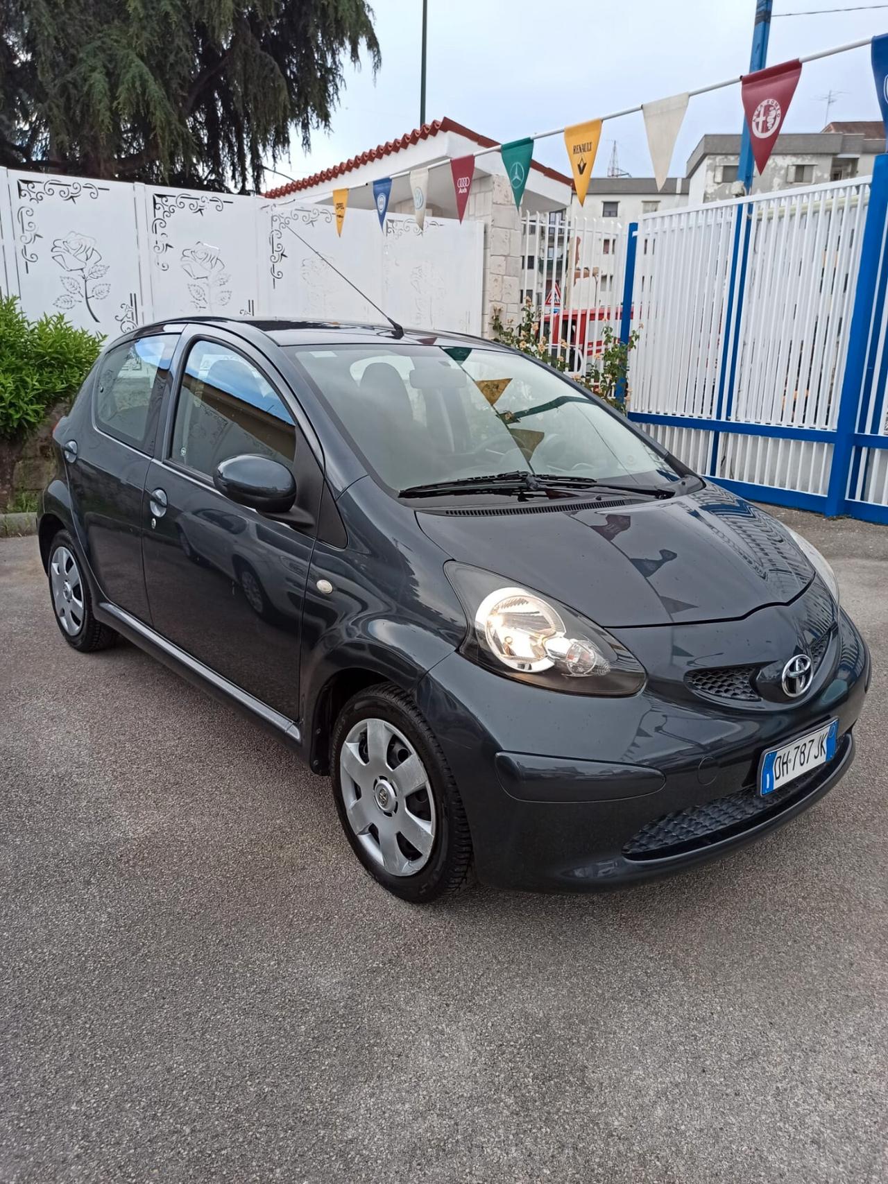 Toyota Aygo 1.0 12V VVT-i 5 porte Automatica