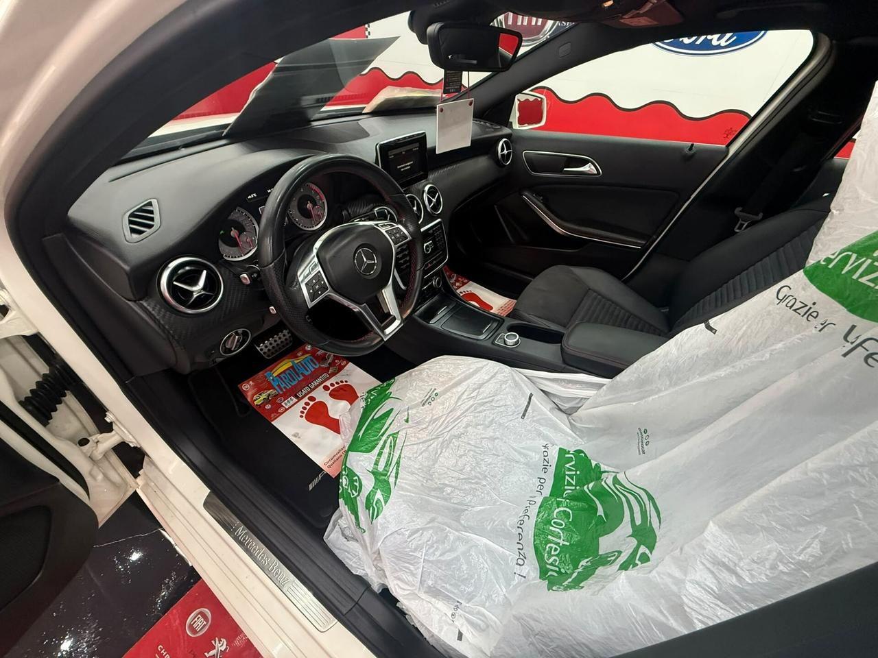 Mercedes-benz A 180 1.5 109cv Premium - 2014