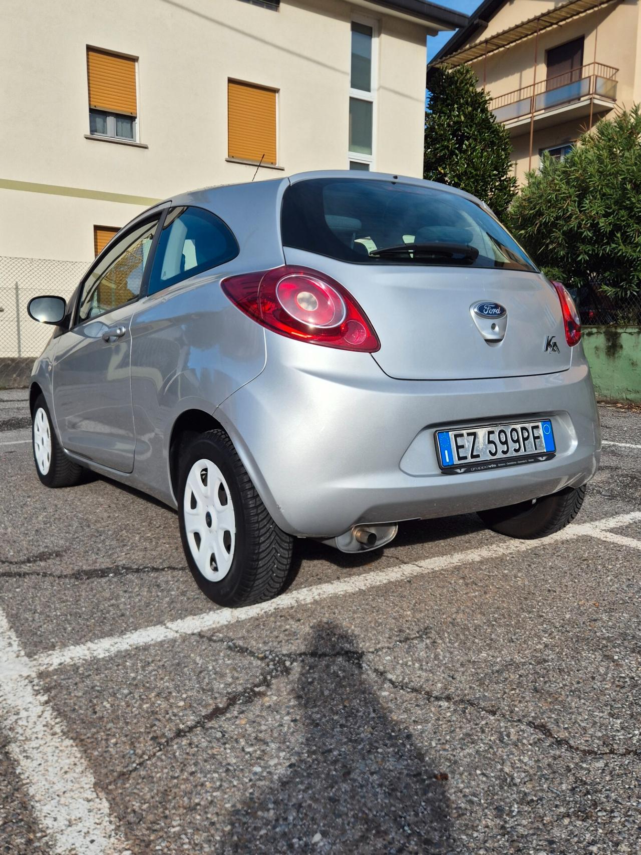 FORD KA E6 BENZINA NEO PATENTATI 57000 CHILOMETRI
