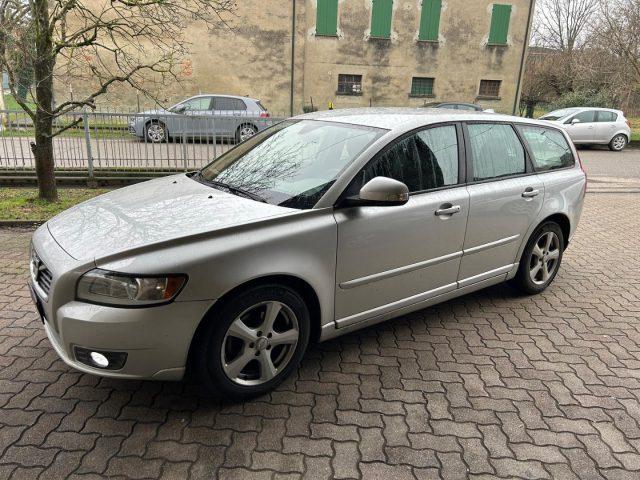 VOLVO V50 D2 POLAR