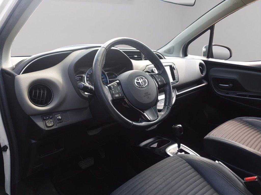TOYOTA Yaris 5p 1.5 lounge del 2016