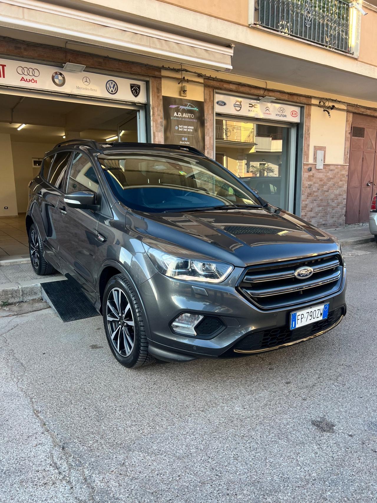 Ford Kuga 2.0 TDCI 150 CV S&S 4WD Titanium