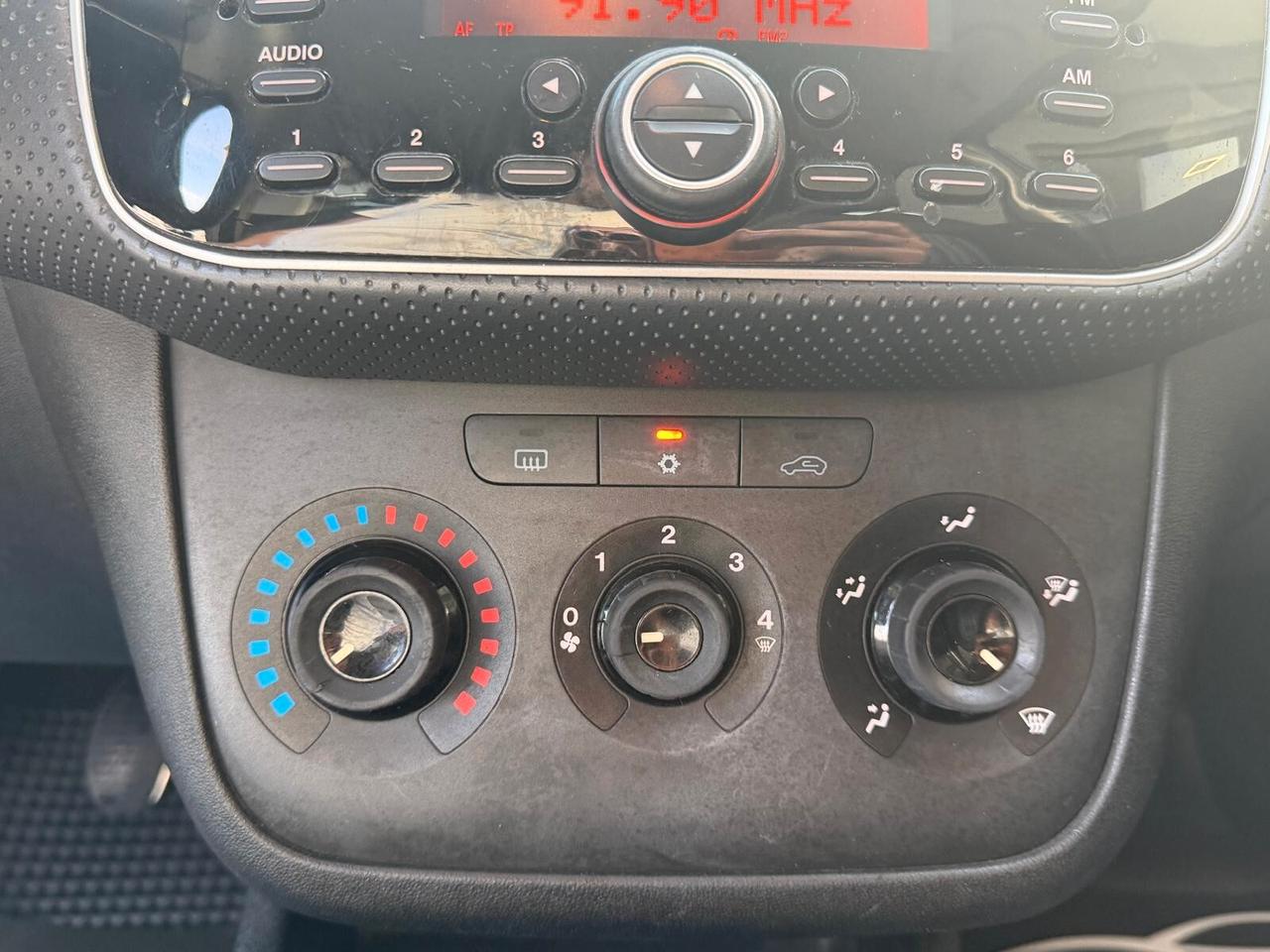 FIAT PUNTO EVO 1.2 70CV 51KW OK NEOPATENTATI ANNO 2012