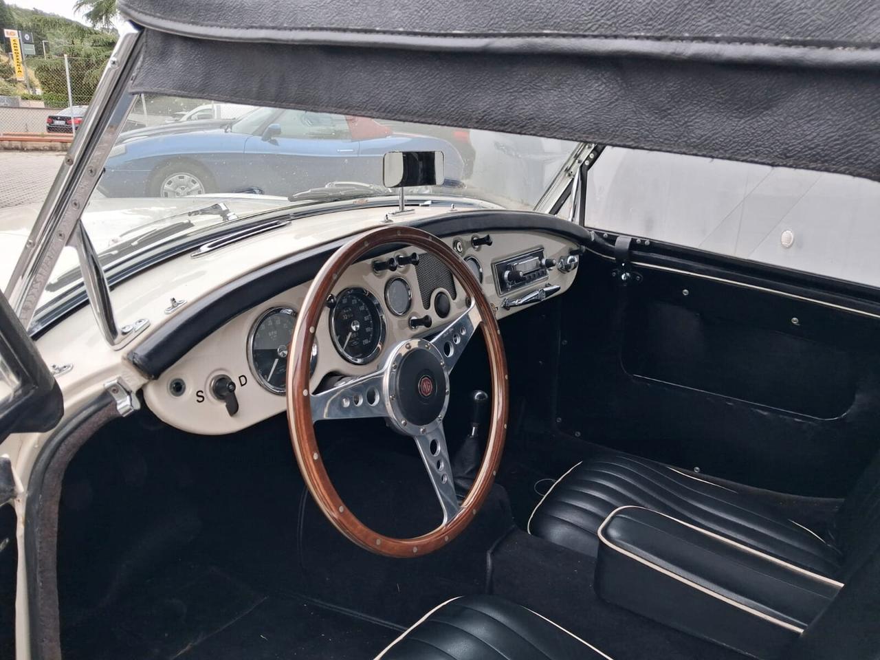 Mg MGA 1500