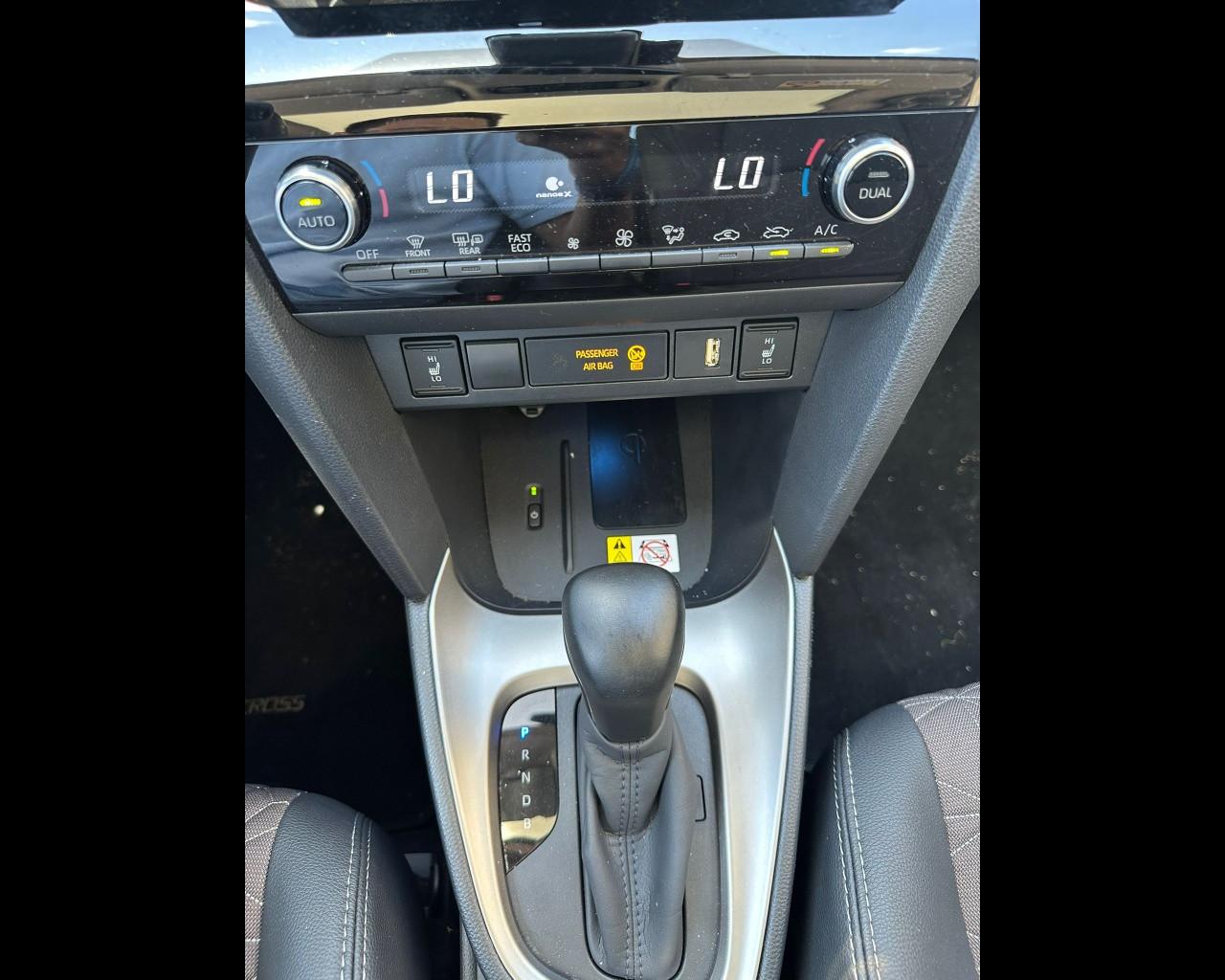 TOYOTA Yaris Cross 1.5h Lounge fwd 116cv e-cvt