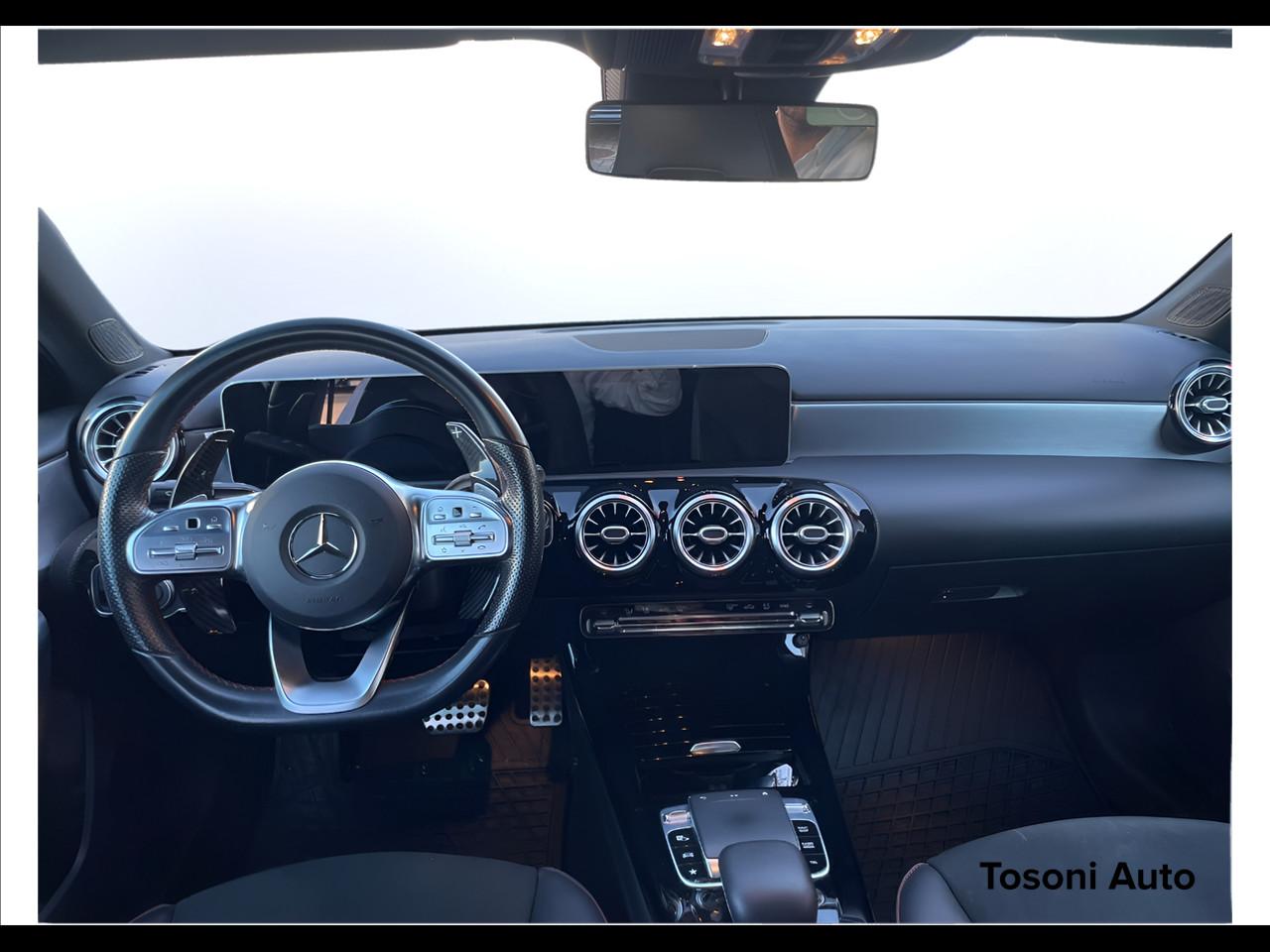 Mercedes-Benz A 200 Premium auto