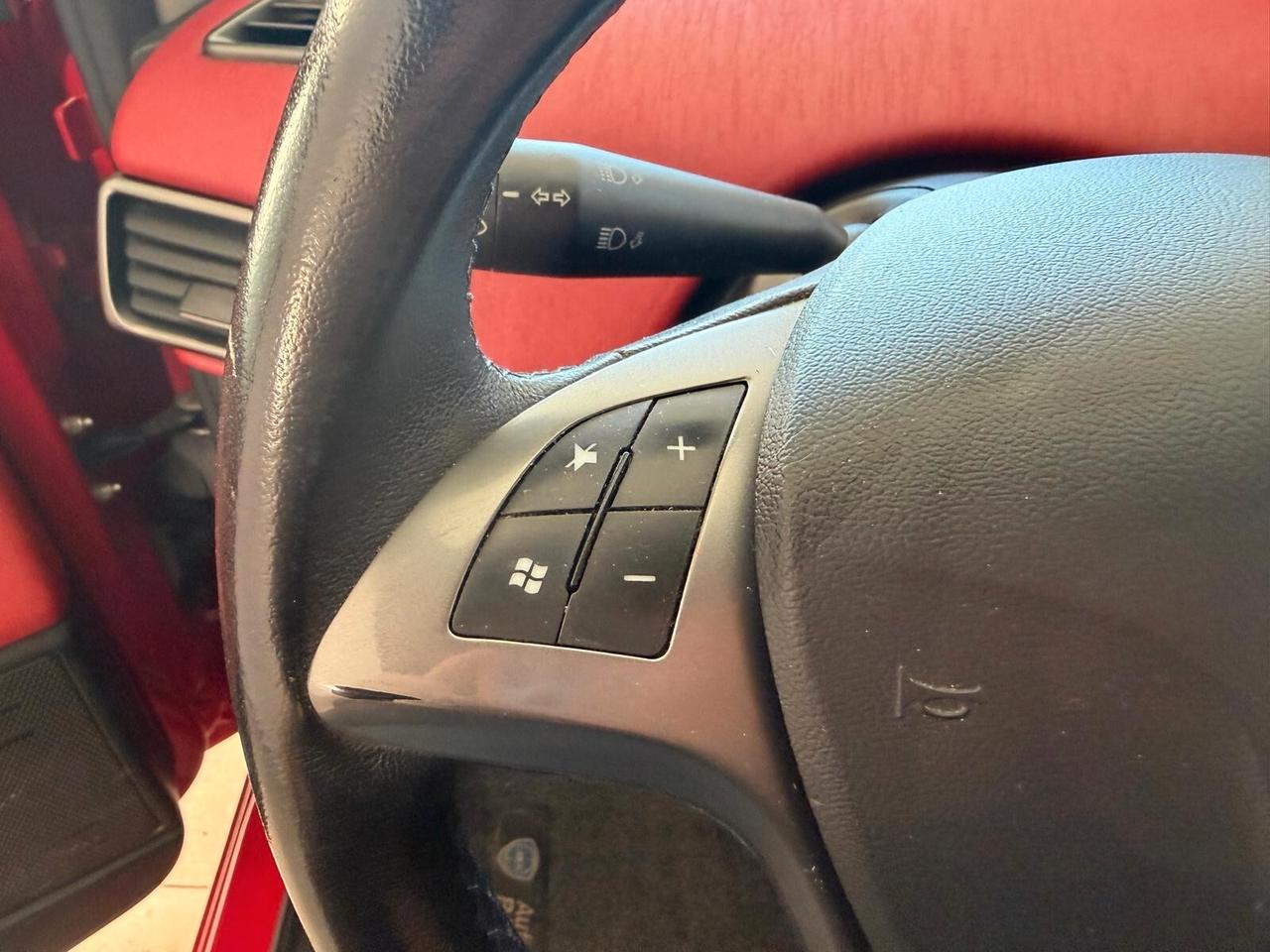 Lancia Ypsilon 1.2 69 CV 5 porte S&S Black&Red