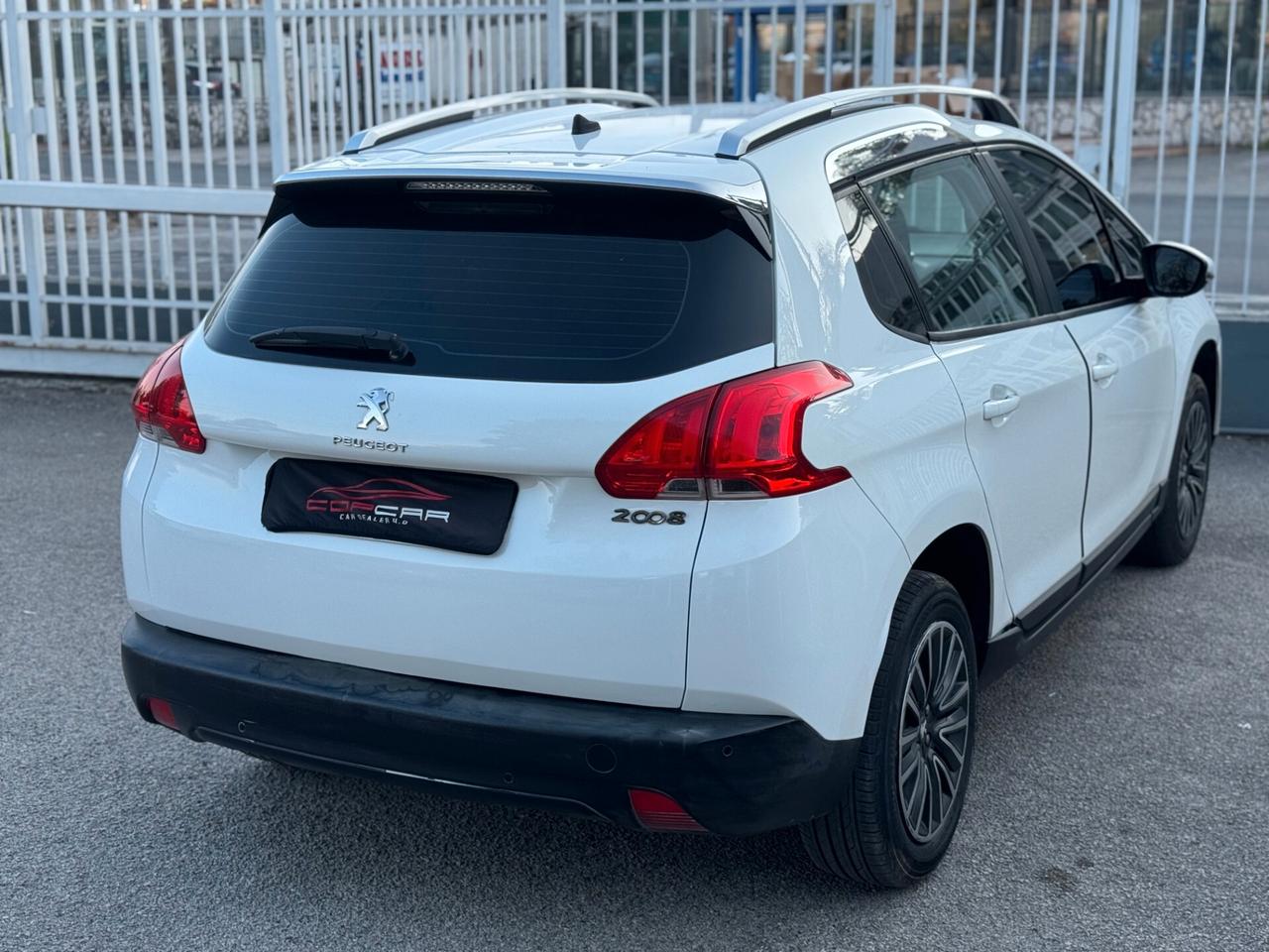 Peugeot 2008 1.2 GPL Allure NAVI
