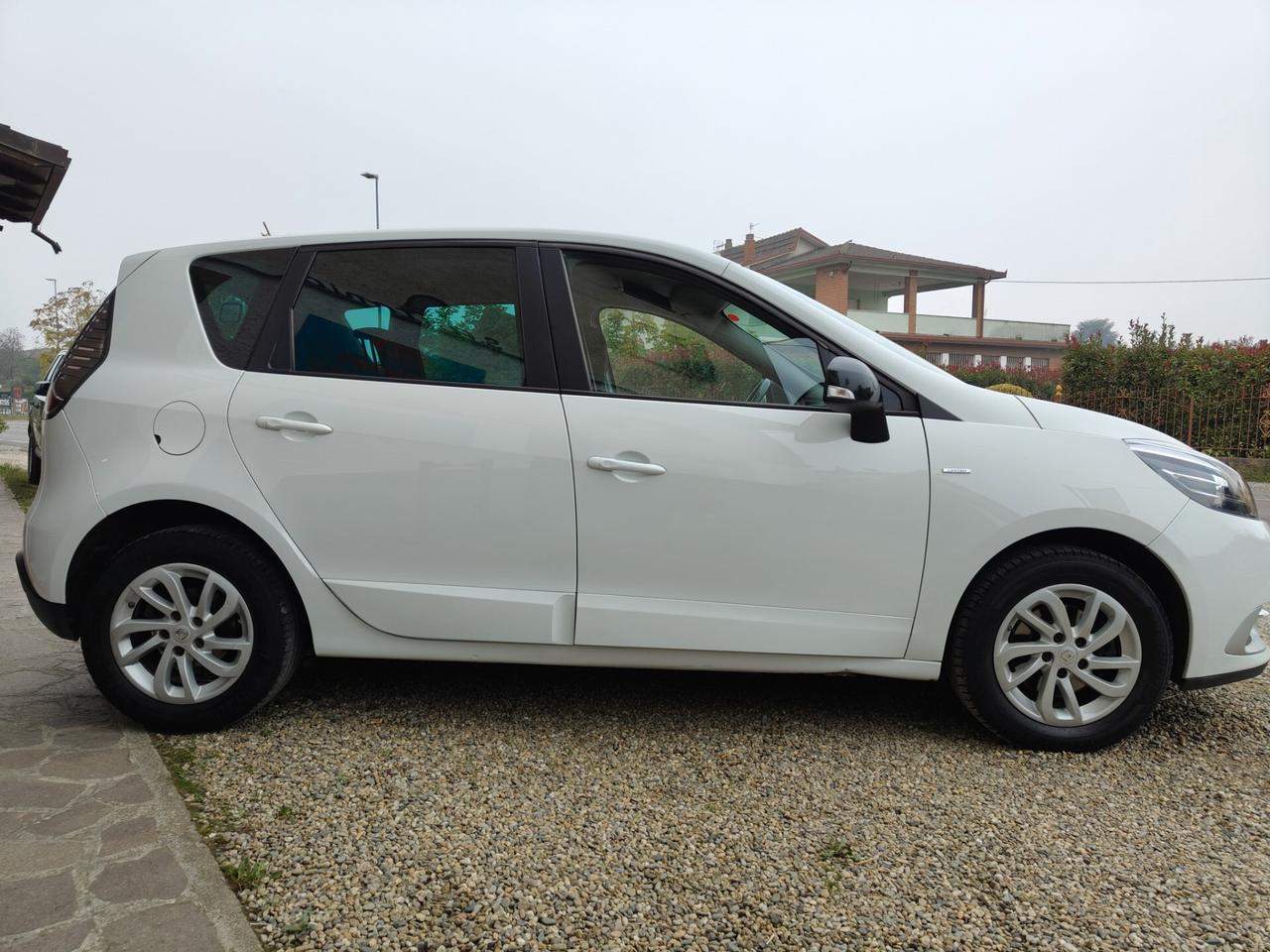 Renault Scenic Scénic XMod dCi 95 CV Start&Stop Energy Limited
