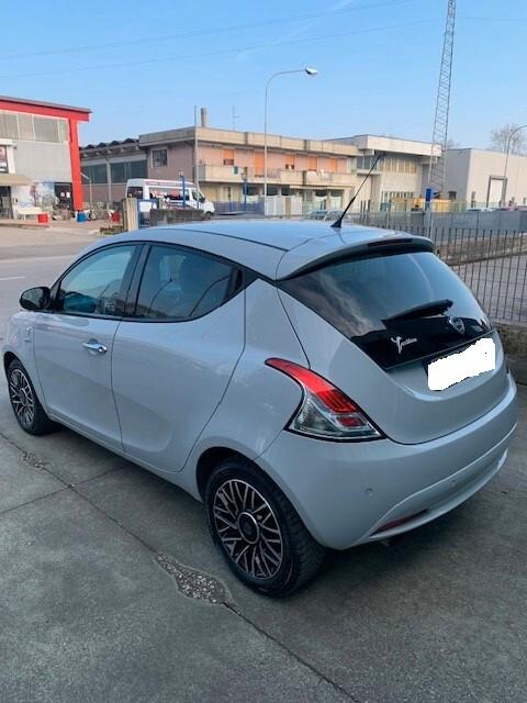 Lancia Ypsilon 1.2 69 CV 5 porte Mya NEOPATENTATO