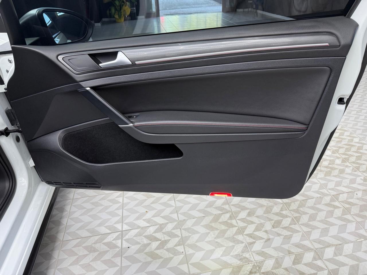 Volkswagen Golf GTI Golf GTI Performance 2.0 TSI DSG 3p. BlueMotion Technology