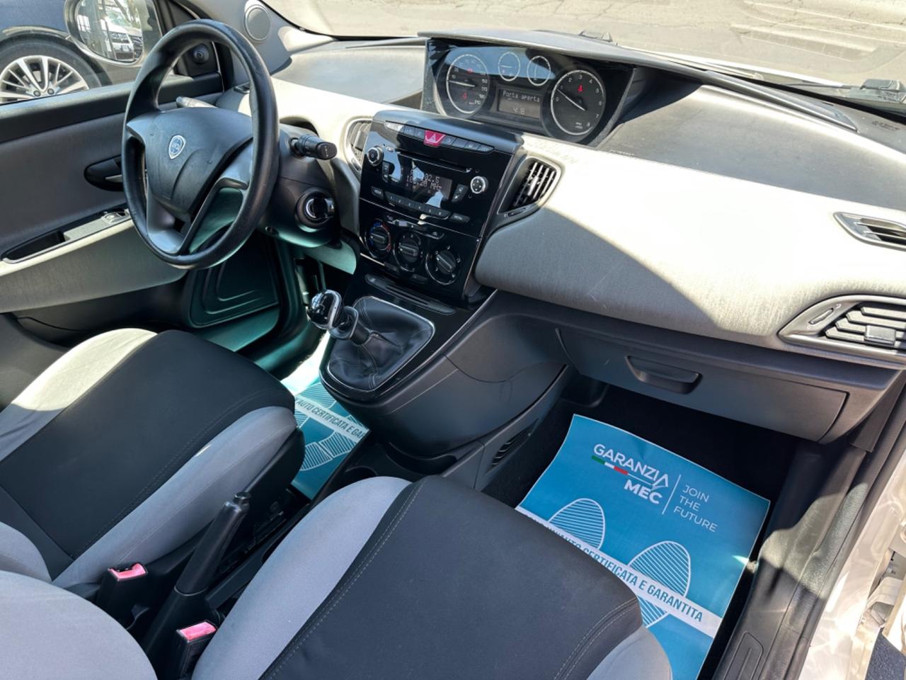 Lancia Ypsilon 1.2 69 CV 5 porte S&S Silver