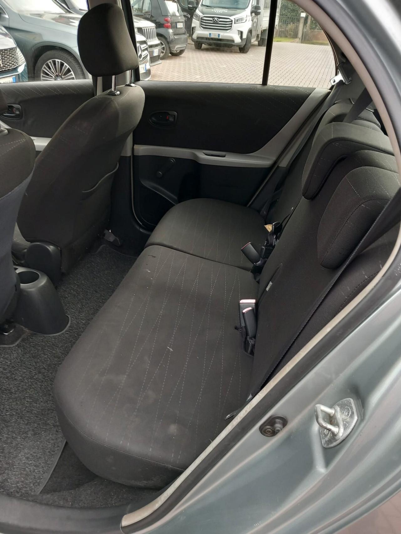 Toyota Yaris 1.0 5 porte