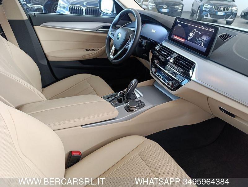 BMW Serie 5 520d 48V Touring Business*SEDILI RISCALDATI*TELECAMERA*PDC*FULL LED*GANCIO TRAINO*