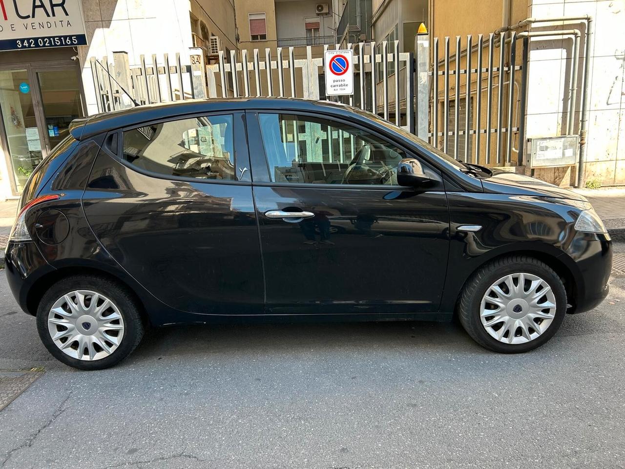 LANCIA YPSILON 1.3 MJT 95CV – 2012 – UNIPROPRIETARIO – GARANZIA 12 MESI – PARI AL NUOVO