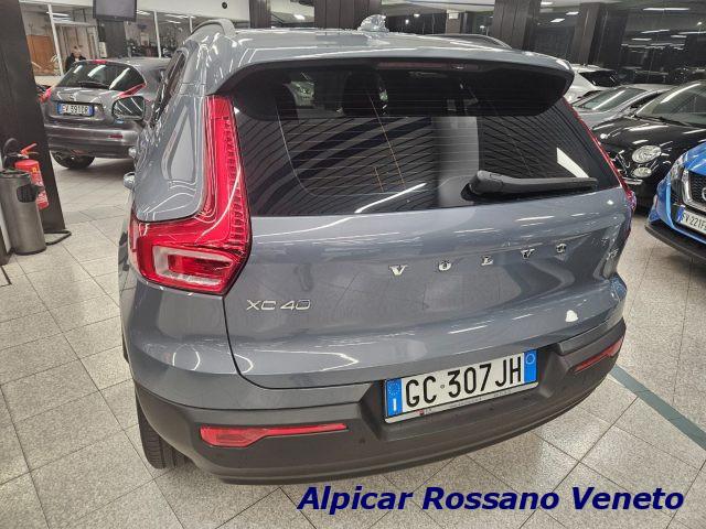 VOLVO XC40 T3 Geartronic Momentum