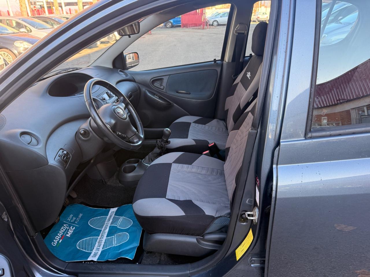 Toyota Yaris 1.0 5 porte