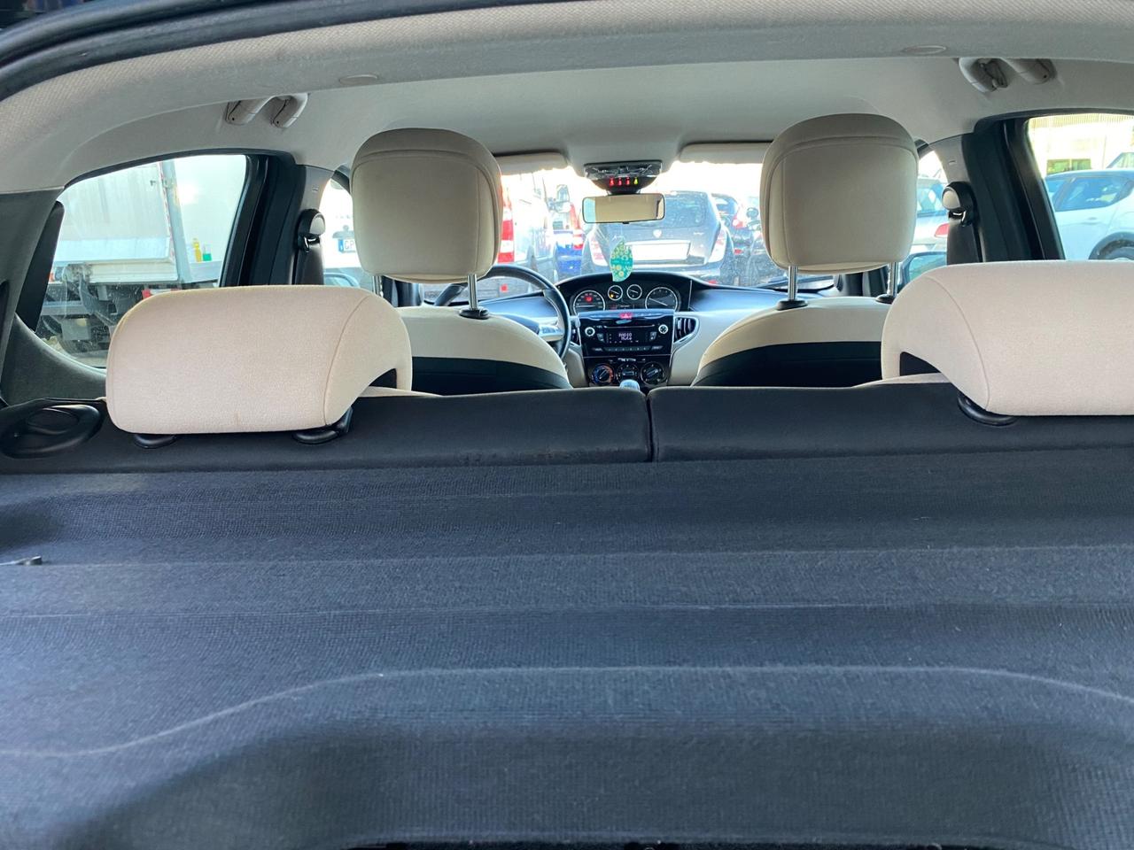 Lancia Ypsilon 1.2 benzina 5 Posti Neopatentati