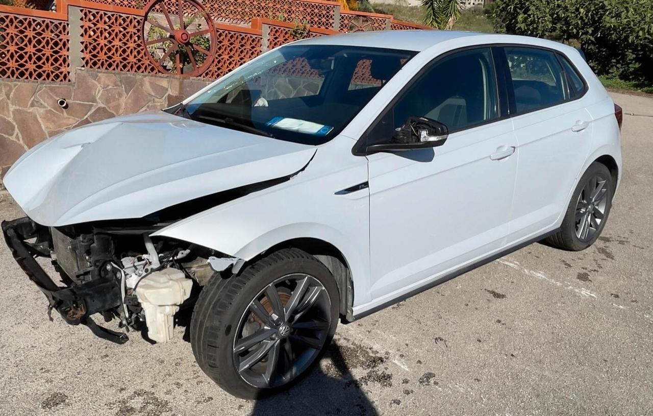 Volkswagen Polo Business 1.0 TSI 5p. Highline incidentata