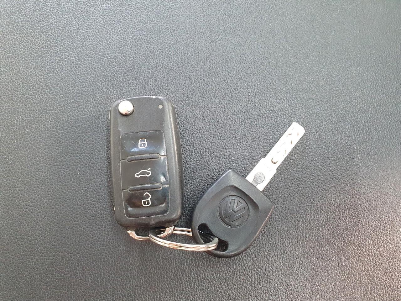 Volkswagen up! 1.0 eco move up! 68cv BlueMotion Technology 2013