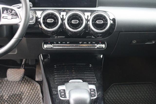 MERCEDES-BENZ A 180 d Automatic Sport