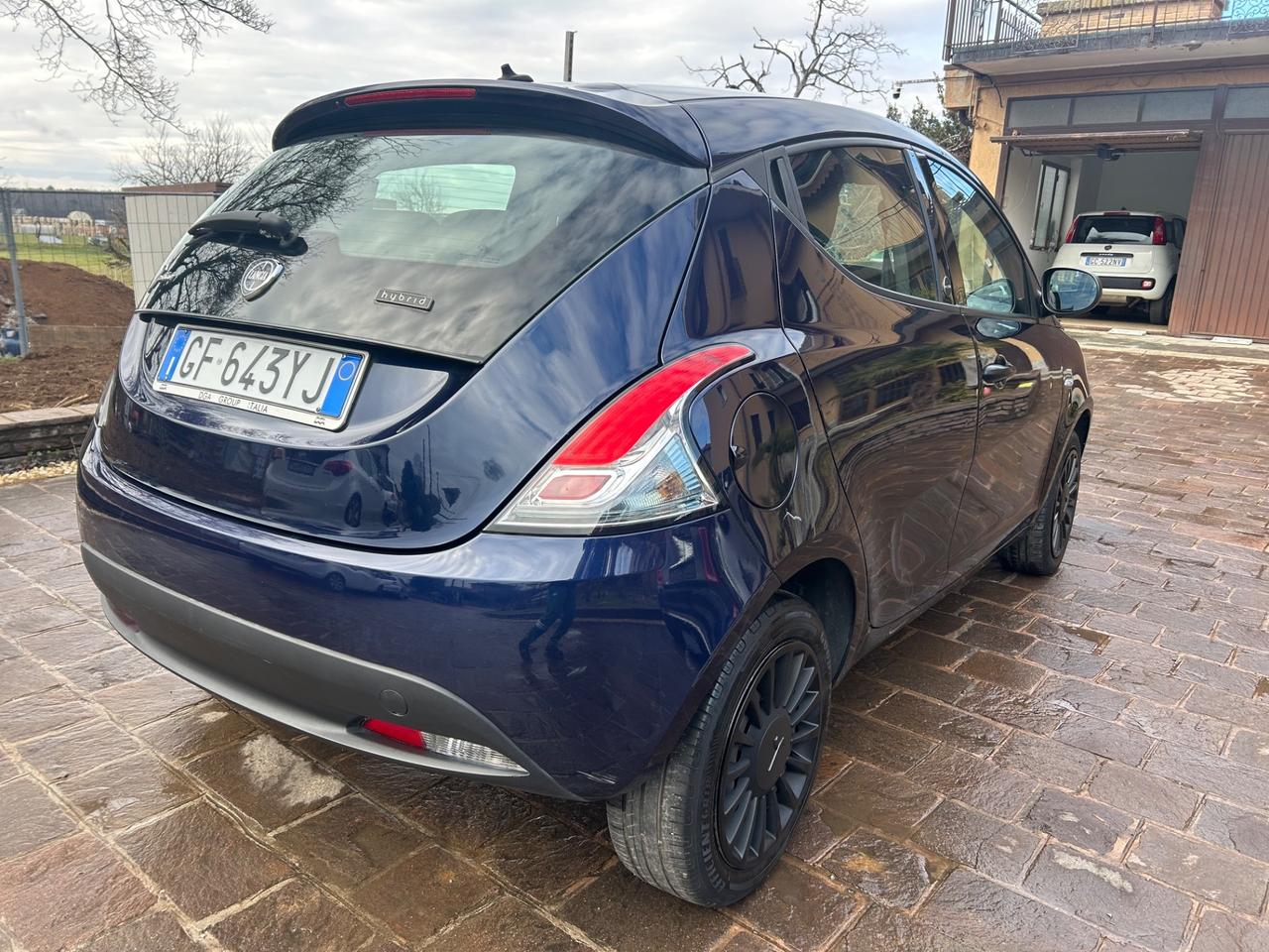 Lancia Ypsilon 1.0 Hybrid Ecochic