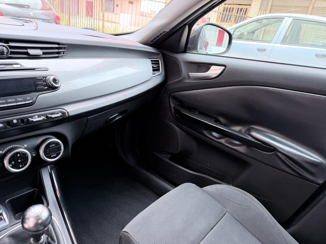 Alfa Romeo Giulietta 1.6 JTDm-2 105 CV Distinctive