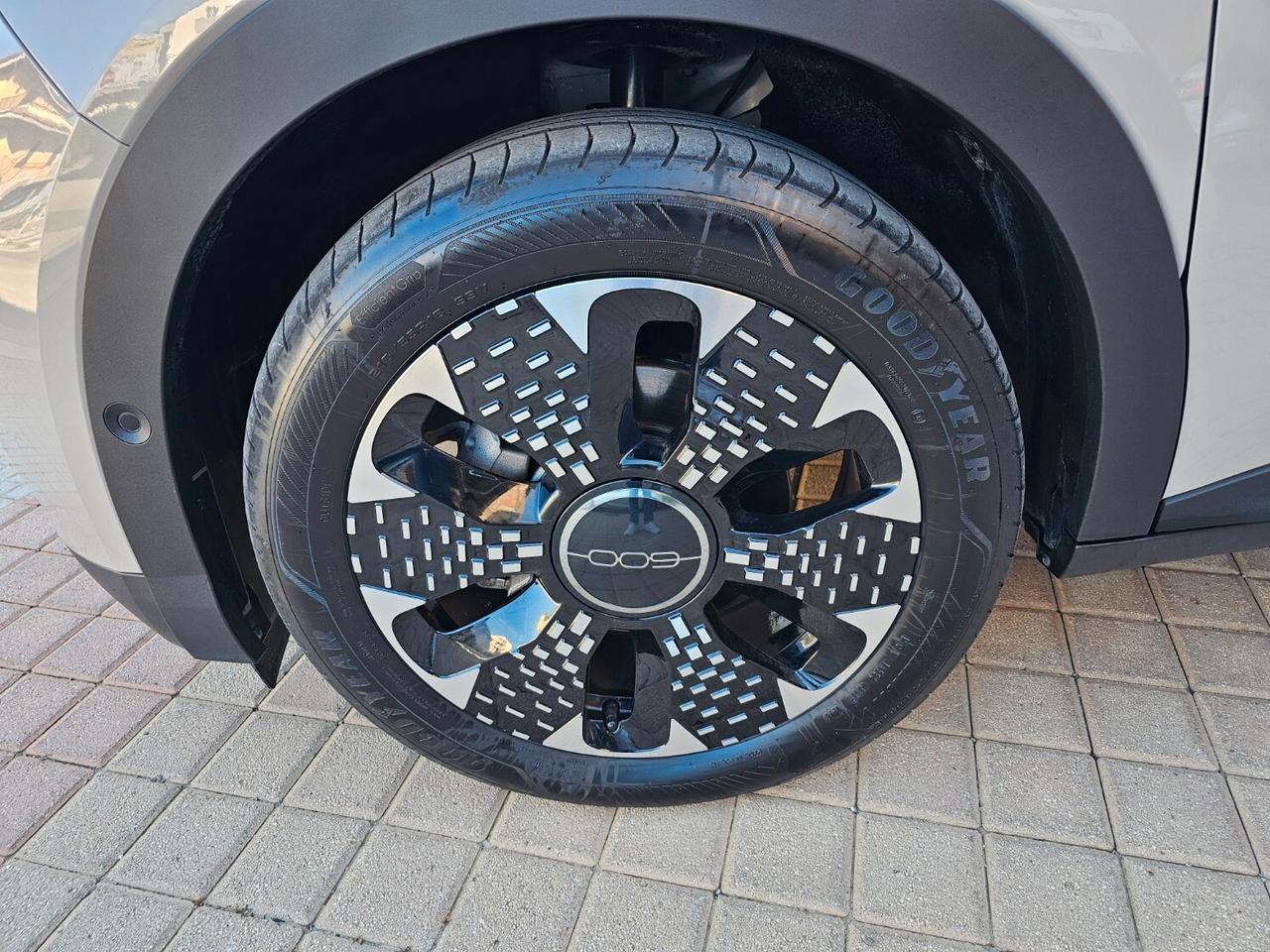 Fiat 600 Hybrid 110 CV DCT MHEV La Prima