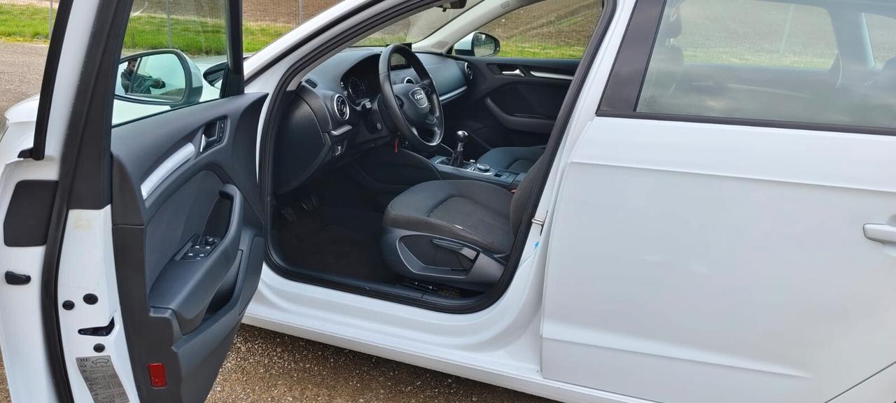 Audi A3 1.6 TDI clean diesel Attraction