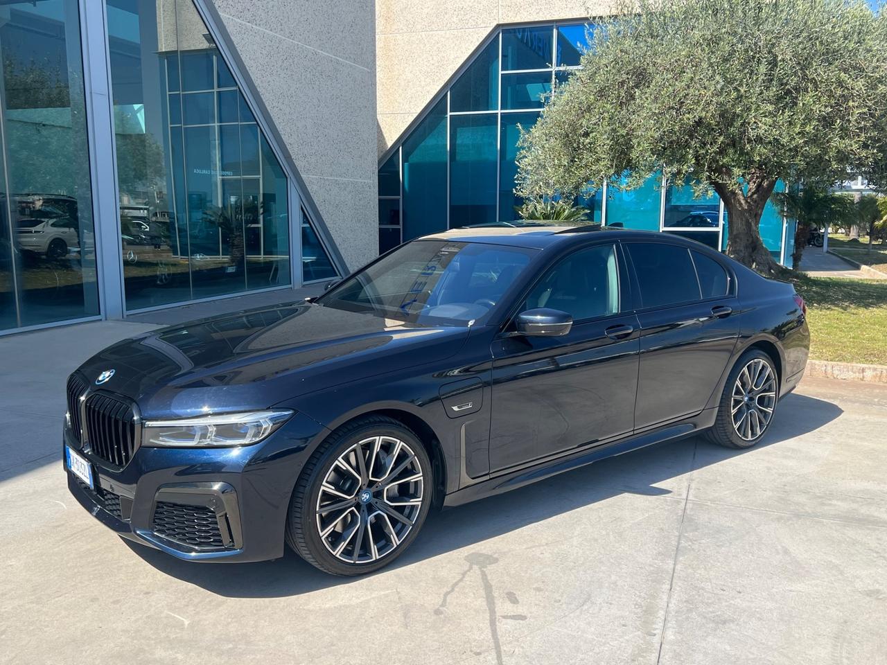 BMW 745 e Msport auto possibilità noleggio no scoring