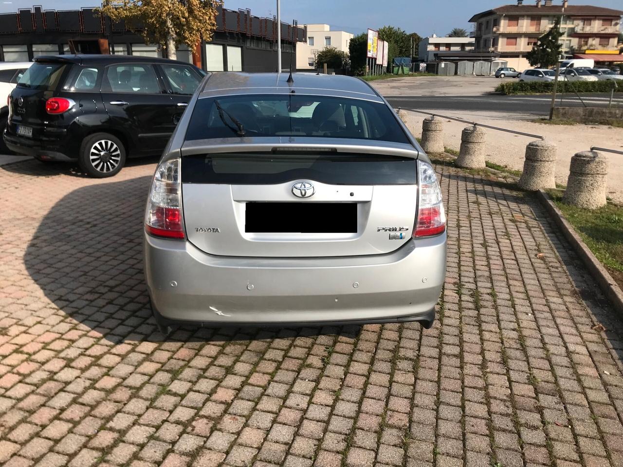 Toyota Prius 1.5 ibrida 78cv