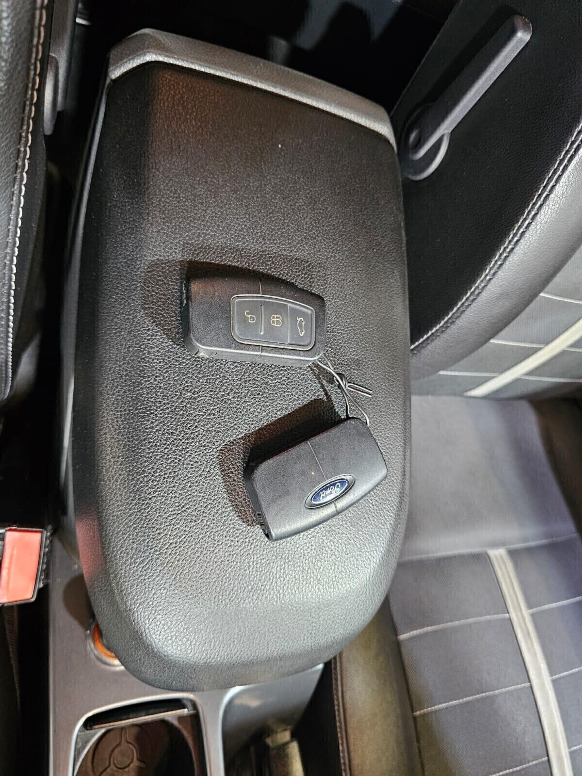 Ford Kuga 2.0 TDCi 163 CV 4WD TITANIUM LUXURY