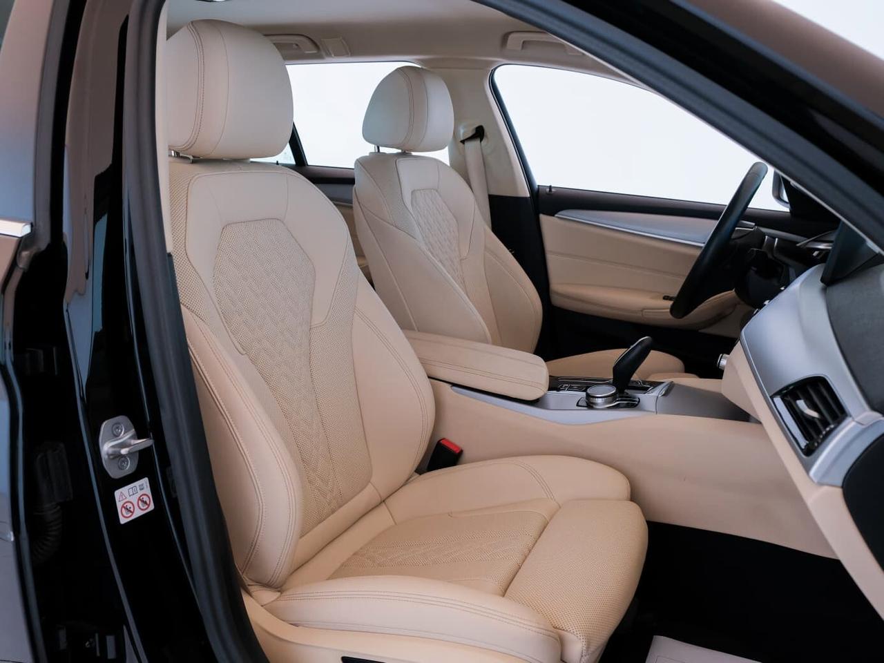 BMW 518d Touring mhev 48V auto