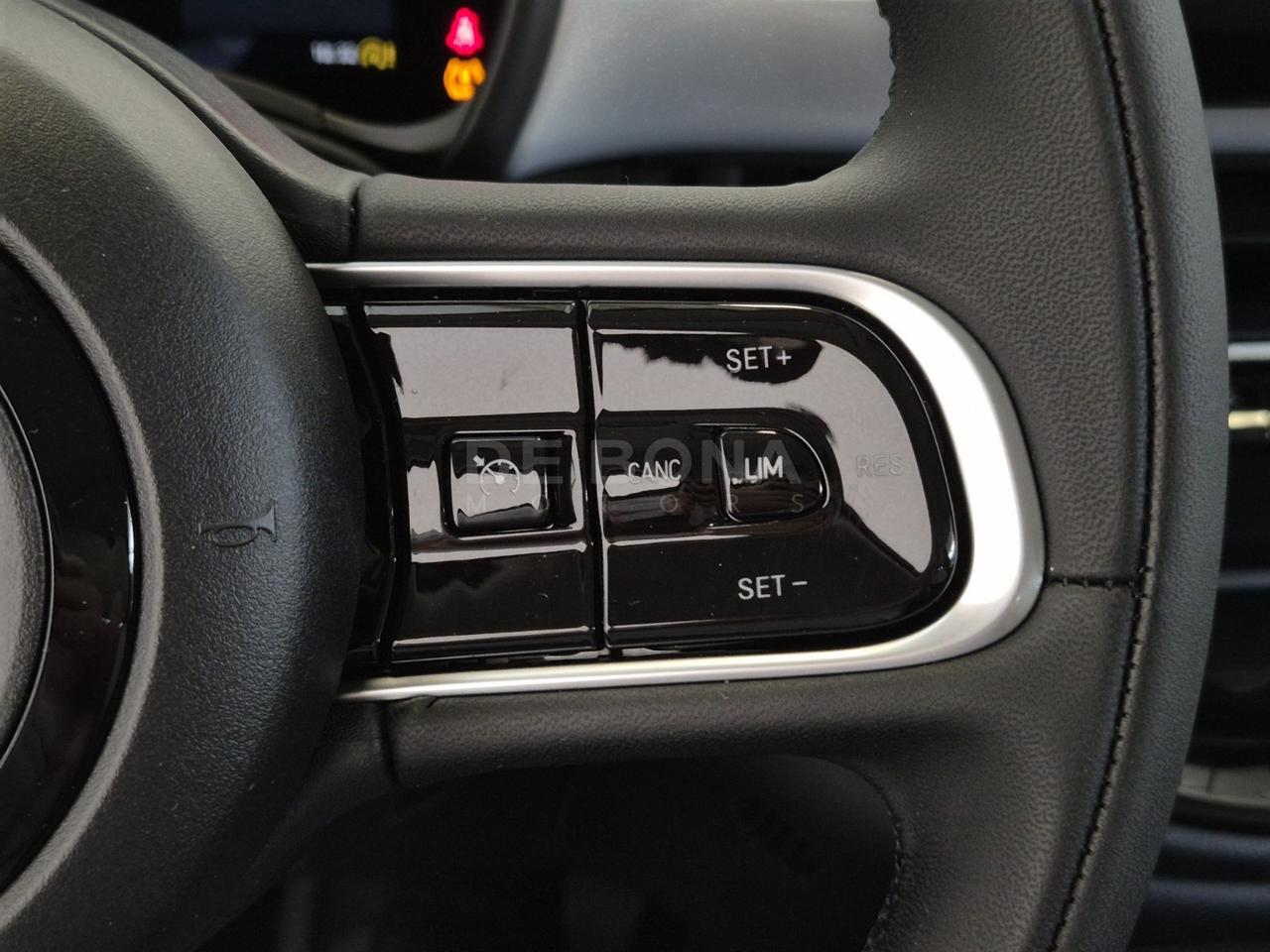 Fiat 500 1.0 hybrid icon