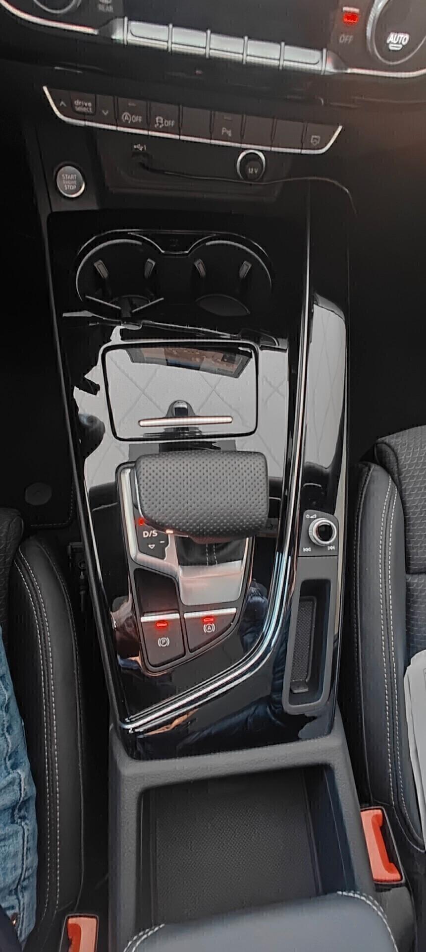 Audi A4 40 TDI quattro S tronic S line edition