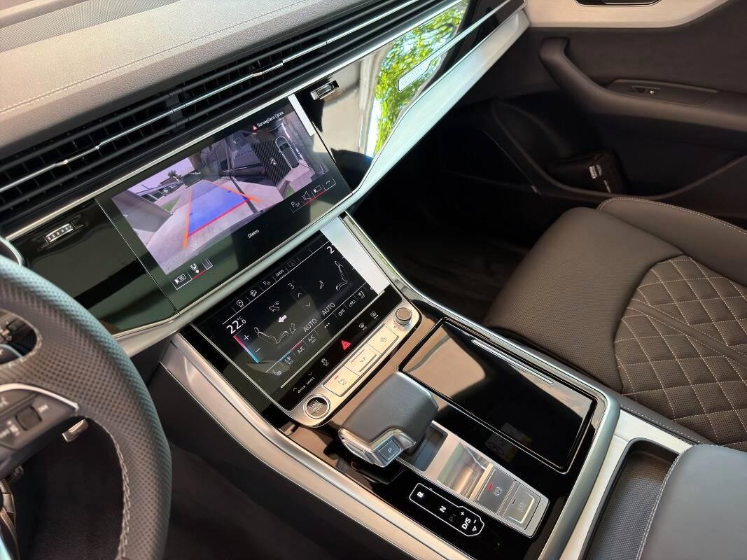 Audi Q8 3.0 tdi 286cv S line quattro 286cv Valcona Ventilati