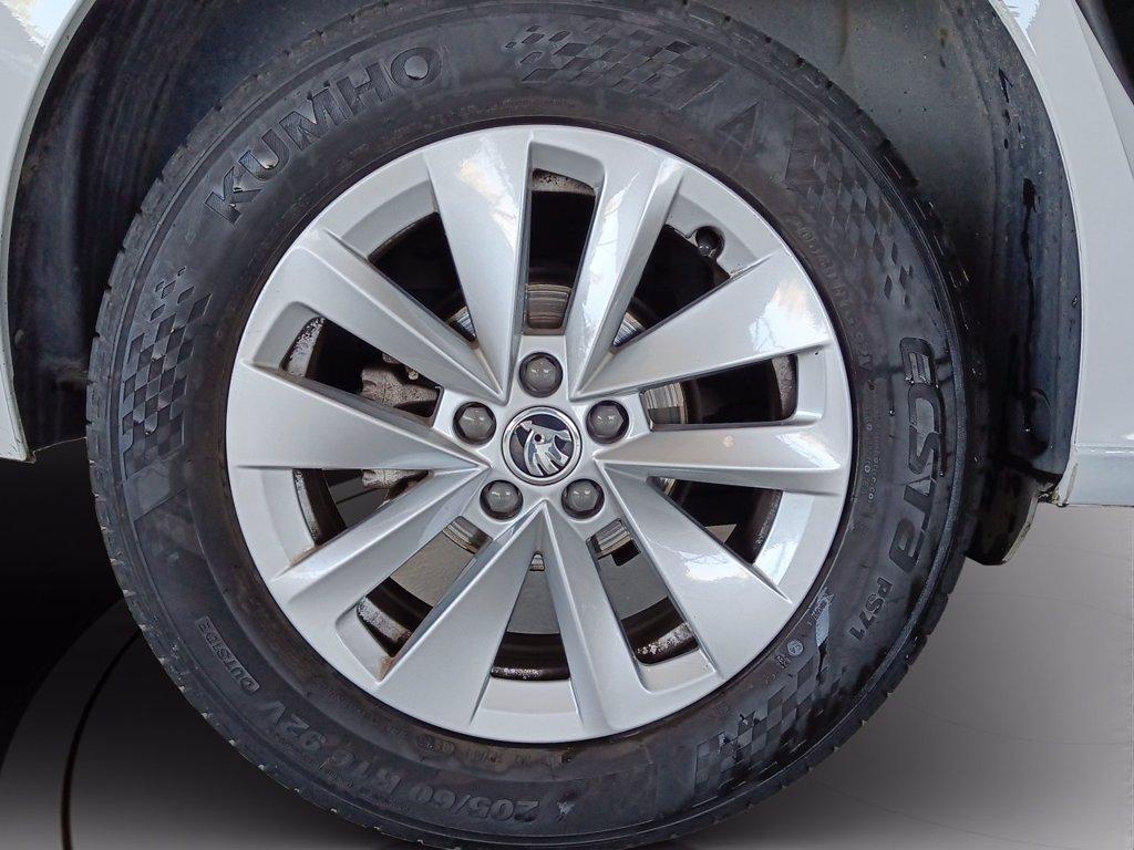 SKODA Kamiq 1.0 tsi black dots 95cv del 2023