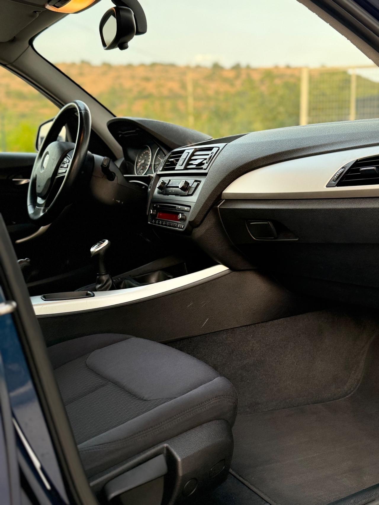 Bmw 118 118d 5p. Urban