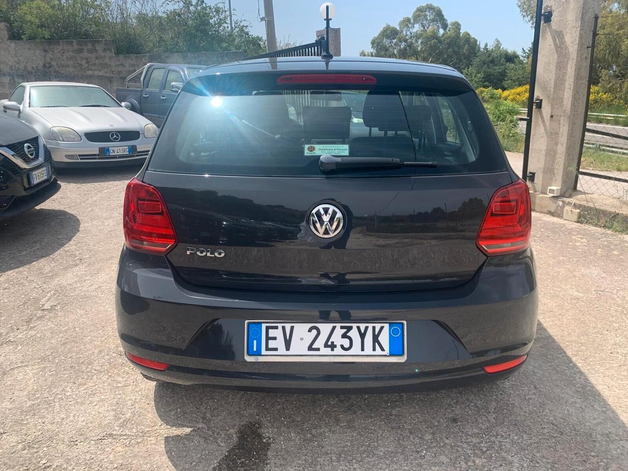 Volkswagen Polo 1.0 MPI 5P Trendline - 2014