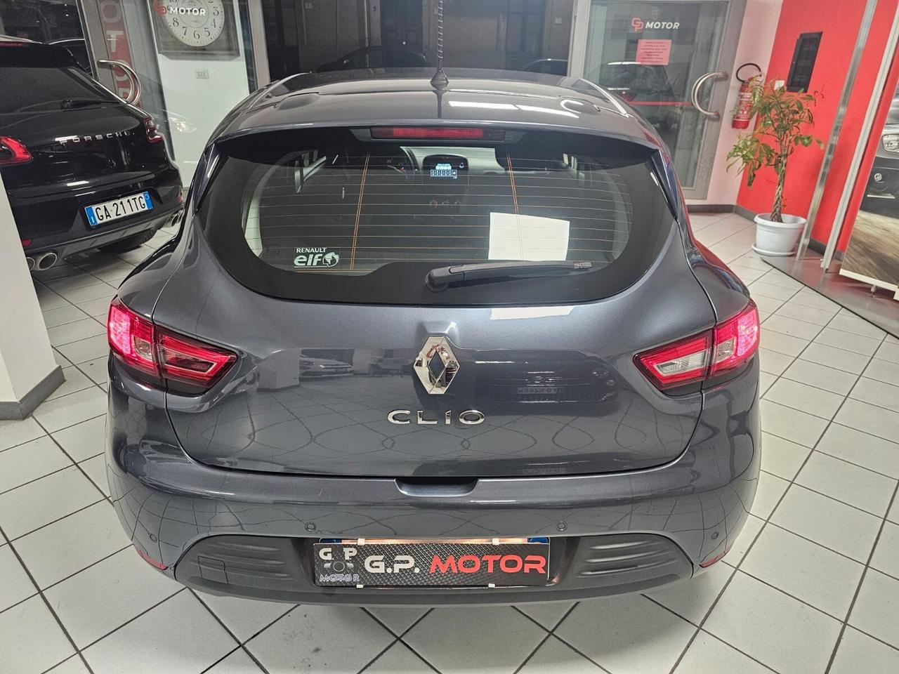 Renault Clio TCe 12V 75 CV 5 porte Moschino Intens