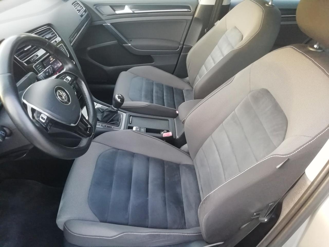 Volkswagen Golf Business 1.4 TGI 5p. Highline BlueMotion "Anche NEOPATENTATI"