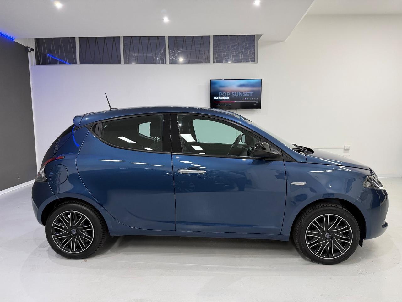 Lancia Ypsilon 1.0 FireFly S&S Hybrid Gold
