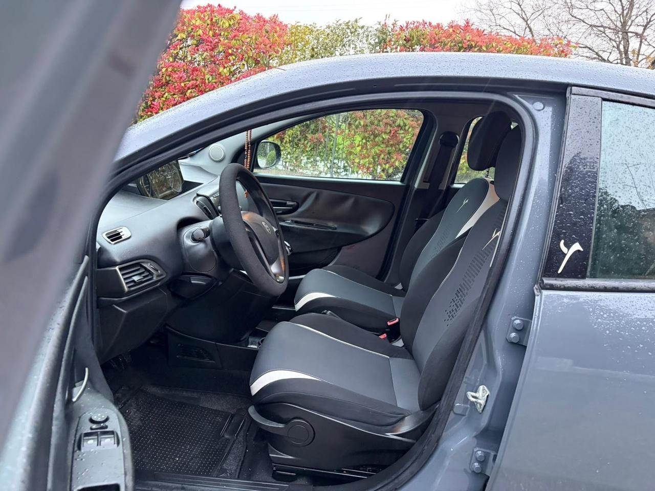 Lancia Ypsilon Metano Ecochic Elefantino