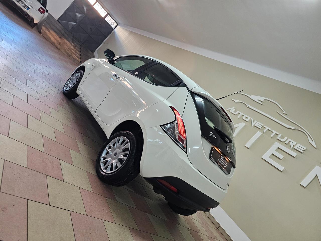 Lancia Ypsilon 0.9 TwinAir 85 CV 5 porte Metano Ecochic Gold