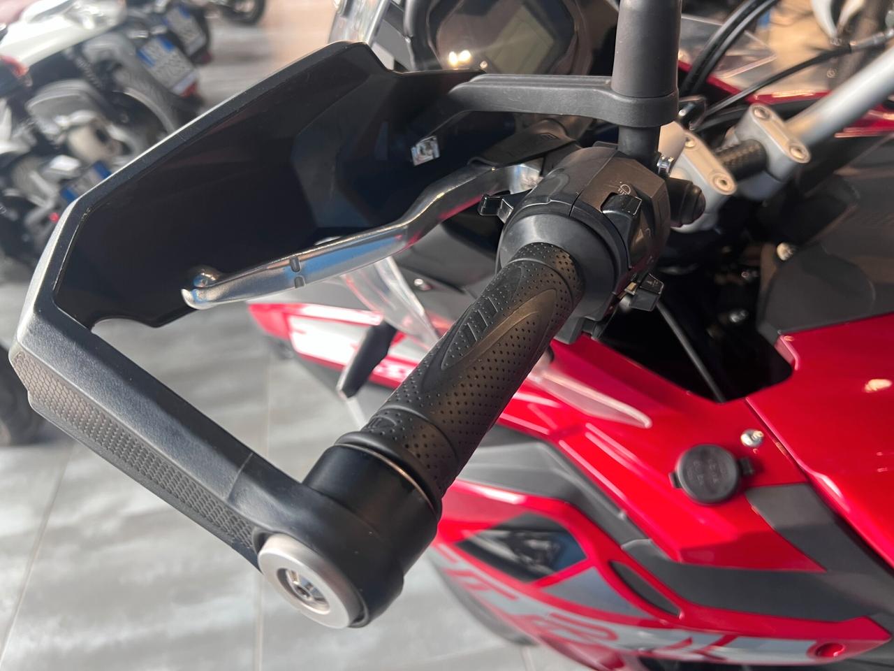 Benelli TRK 502 X + ACCESSORI
