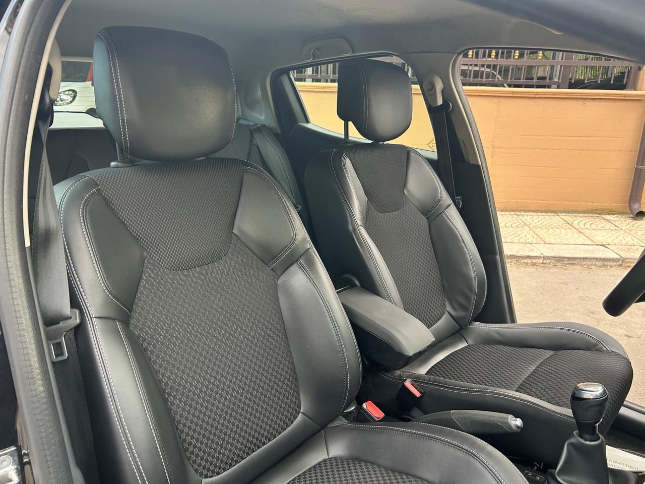 Renault Clio dCi 8V 75 CV 5 porte Moschino Zen