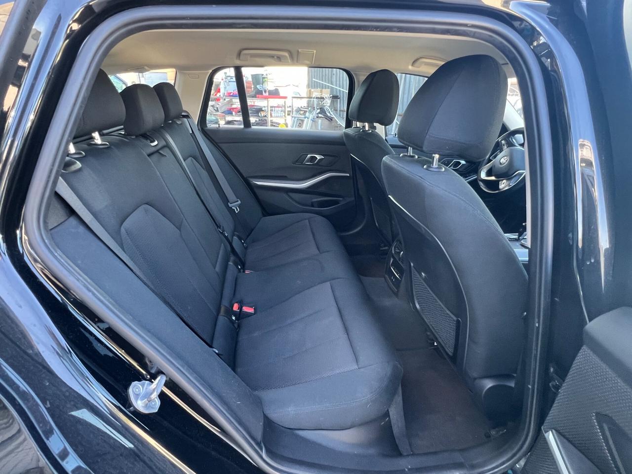 Bmw 318d 48V Touring Business Advantage