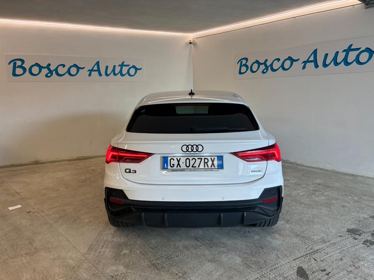Audi Q3 Sportback 40 2.0 tdi Identity Black quattro 193cv s-tronic
